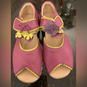 Livie and Luca MerryBells